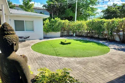 Photo 2 - Fabulous Studio 15 min from The Beach