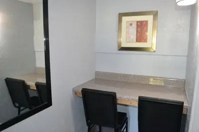 Photo 4 - Noble Suites Jacksonville