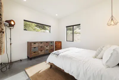 Photo 5 - A Little Tish - Secluded Stargazers Getaway 2 Bedroom Home by RedAwning