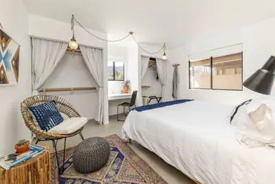 Photo 3 - Twilight Terrace - Relax In Style 2 Bedroom Home by RedAwning