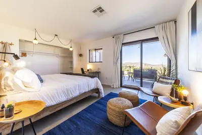 Photo 5 - Twilight Terrace - Relax In Style 2 Bedroom Home by RedAwning