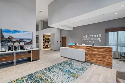Photo 5 - Hampton Inn Morro Bay