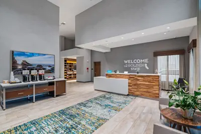 Photo 3 - Hampton Inn Morro Bay