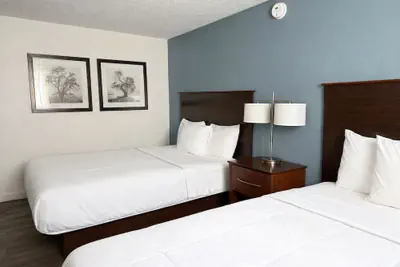 Photo 5 - Hotel 8