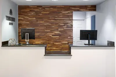 Photo 2 - Tysons Corner Suites, A Baymont by Wyndham