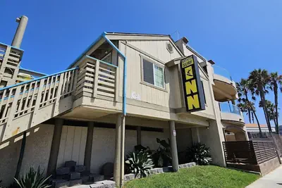 Photo 2 - Huntington Surf Inn
