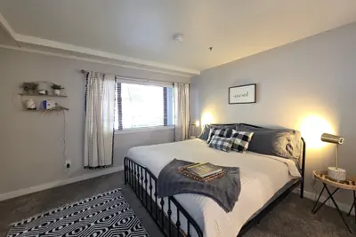 Photo 5 - Taste Of Burgundy 1 Bedroom Condo by RedAwning