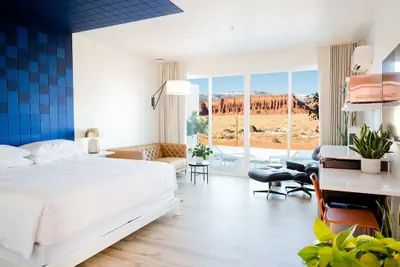 Photo 5 - Skyview Hotel