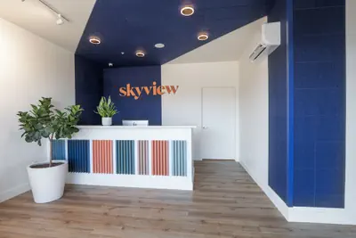 Photo 3 - Skyview Hotel