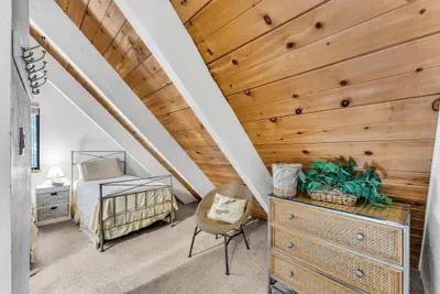 Photo 5 - Cozy Mountain Hideaway 3 Bedroom Home by RedAwning