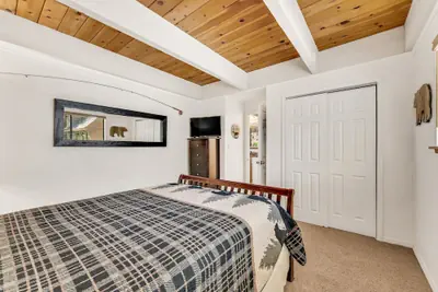 Photo 4 - Cozy Mountain Hideaway 3 Bedroom Home by RedAwning