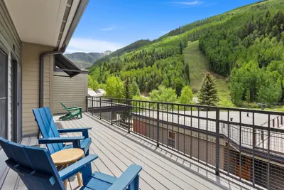 Photo 2 - Ski In/out In Town! Ski Area Views, Fireplace, Hot Tub 2 Bedroom Condo by RedAwning