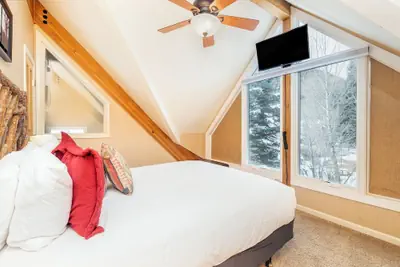 Photo 5 - Huge Riverfront Deck + Walk Everywhere Viking Lodge 100a 3 Bedroom Condo by RedAwning