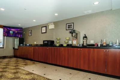 Photo 5 - Sky Hotel Flushing/LaGuardia Airport