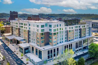 Photo 2 - Embassy Suites By Hilton Asheville Downtown