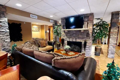 Photo 2 - Stonebrook Lodge Cherokee