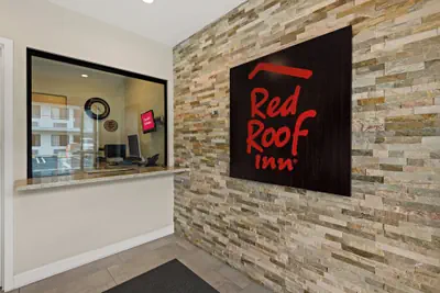 Photo 3 - Red Roof Inn Los Angeles - Wilmington, CA