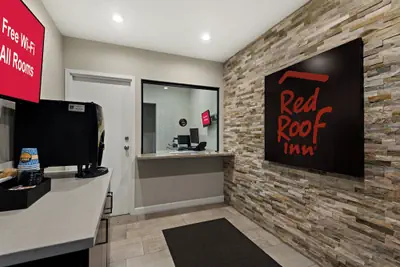 Photo 5 - Red Roof Inn Los Angeles - Wilmington, CA