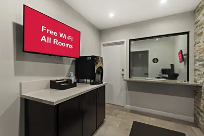 Photo 4 - Red Roof Inn Los Angeles - Wilmington, CA