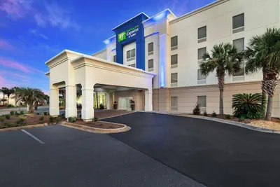 Photo 2 - Holiday Inn Express and Suites Destin Miramar Beach by IHG