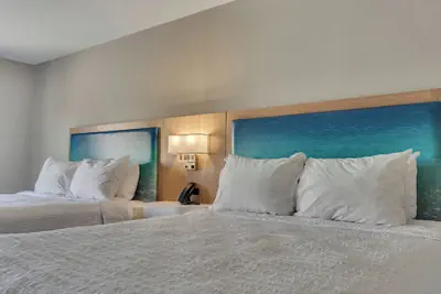 Photo 5 - Holiday Inn Express and Suites Destin Miramar Beach by IHG