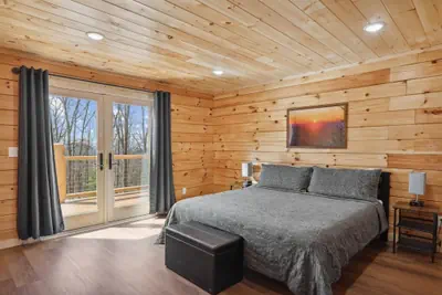 Photo 3 - Above The Summit 5 Bedroom Cabin by RedAwning