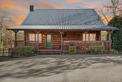 Photo 2 - Big Bear Lodge 4 Bedroom Cabin by RedAwning