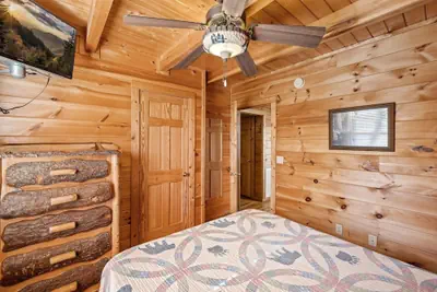 Photo 4 - Big Bear Lodge 4 Bedroom Cabin by RedAwning
