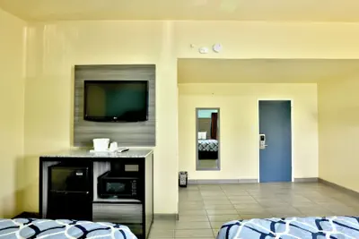 Photo 3 - Americas Best Value Inn San Antonio Airport South
