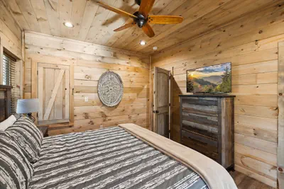 Photo 4 - Hillside Hideaway 3 Bedroom Cabin by RedAwning