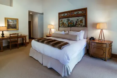 Photo 3 - Luxury King Room Hotel Room by RedAwning