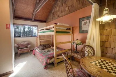 Photo 5 - Sky Chalet 3 Bedroom Cabin by RedAwning