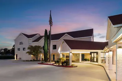 Photo 2 - Hotel Manteo, Trademark Collection by Wyndham
