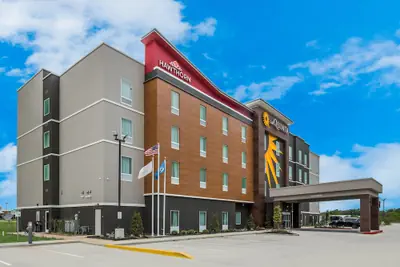 Photo 2 - Hawthorn Extended Stay by Wyndham Sulphur (Lake Charles)