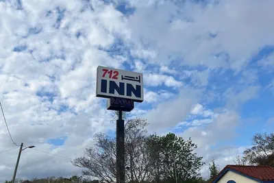 Photo 2 - 712 INN