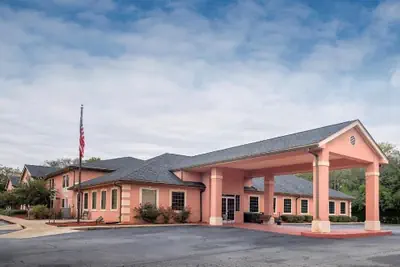 Photo 2 - MY HOME & SUITES MADISON