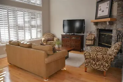 Photo 2 - Seven Springs Woodridge 3 Bedroom Condo, Private Deck, Forest view by RedAwning