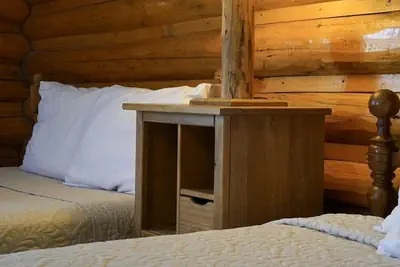 Photo 5 - Twin Pines Lodge & Cabins