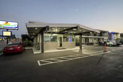 Photo 3 - Seaside Inn & Suites