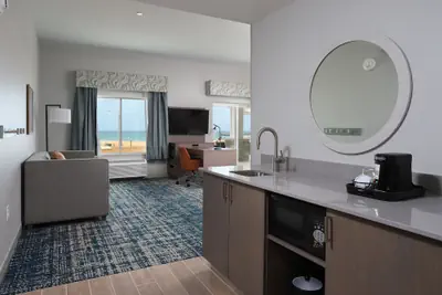 Photo 5 - Hampton Inn & Suites Manistee Waterfront