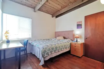 Photo 4 - Comfy 2BR 1Bath Apartment near HWY580-80