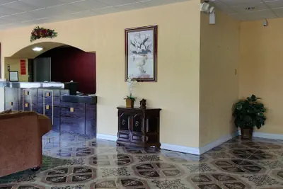 Photo 4 - Countryside Inn & Suites