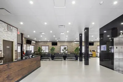 Photo 2 - Highbridge Hotel