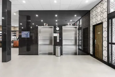 Photo 4 - Highbridge Hotel