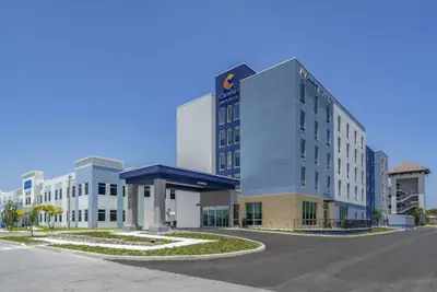 Photo 2 - Comfort Inn & Suites New Port Richey Downtown District