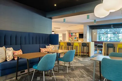 Photo 4 - Home2 Suites By Hilton Atlanta Airport College Park