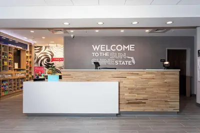 Photo 5 - Hampton Inn Marianna I-10