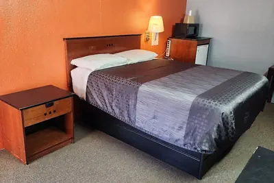 Photo 5 - Alamo Motel