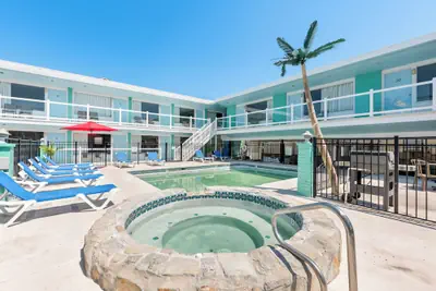 Photo 2 - Mango Motel
