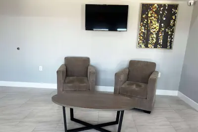 Photo 4 - Baymont by Wyndham Freeport Texas